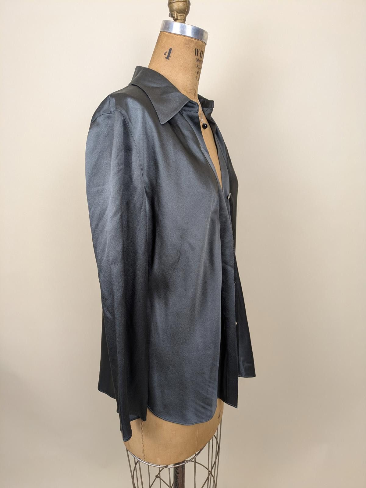Vince the perfect black silk button up shirt Size S / US 4 / IT 40 - 5 Thumbnail