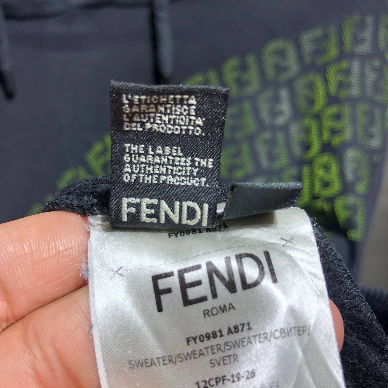 Fendi Fendi Rubberized Repeat Logo pull over hoodie Size US XL / EU 56 / 4 - 9 Thumbnail