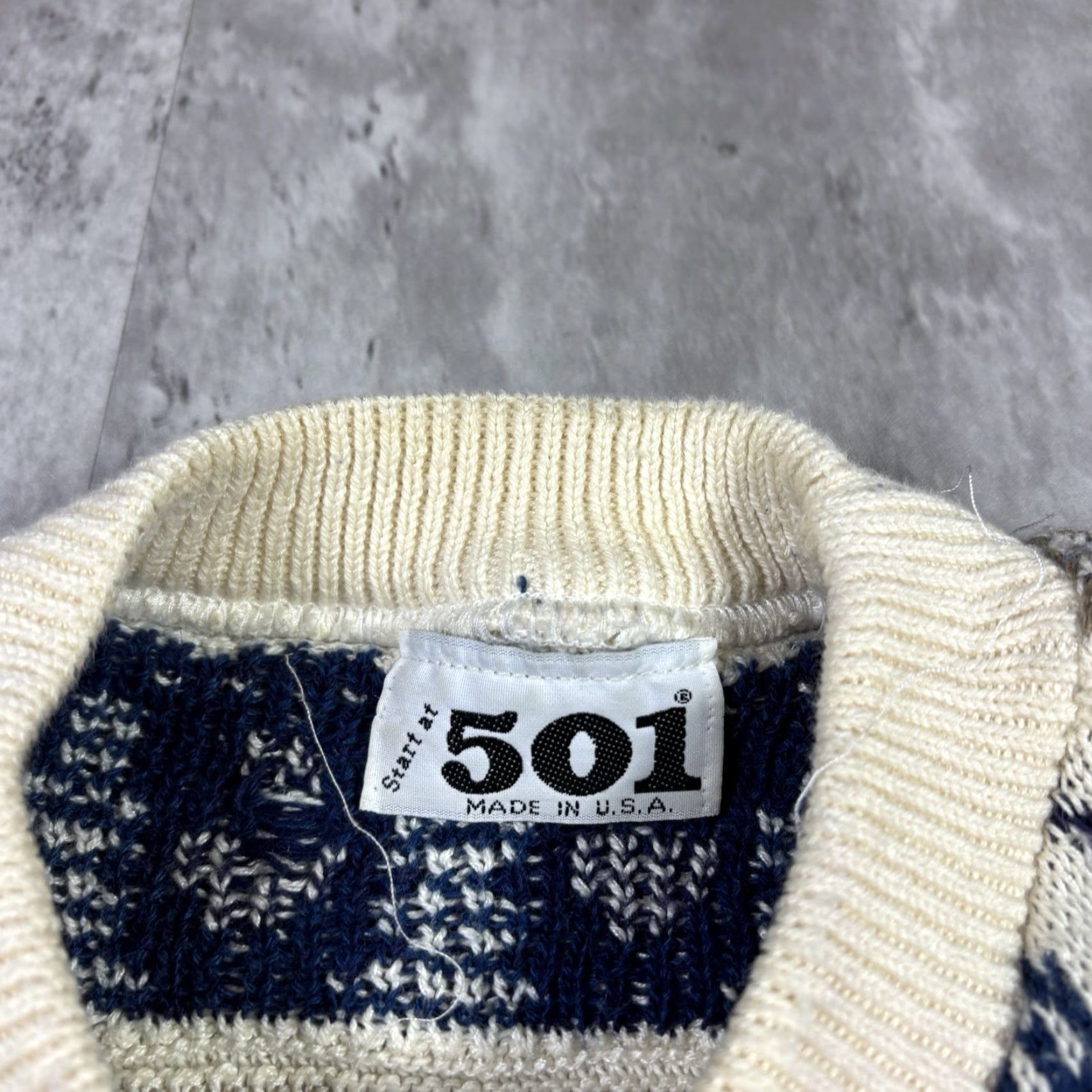 Vintage VINTAGE 501 Knit Sweater Geometric Striped 3D Knit Abstract Adult Large 90s Size US L / EU 52-54 / 3 - 6 Thumbnail