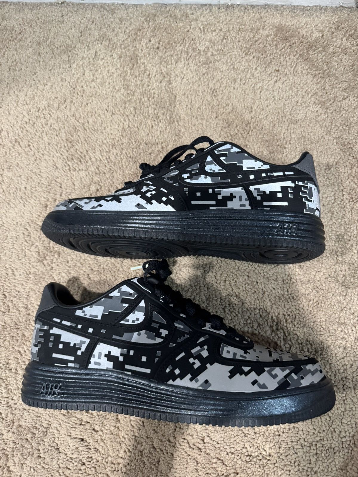 Nike Nike Air Force 1 Camo Black Size US 10 / EU 43 - 2 Thumbnail