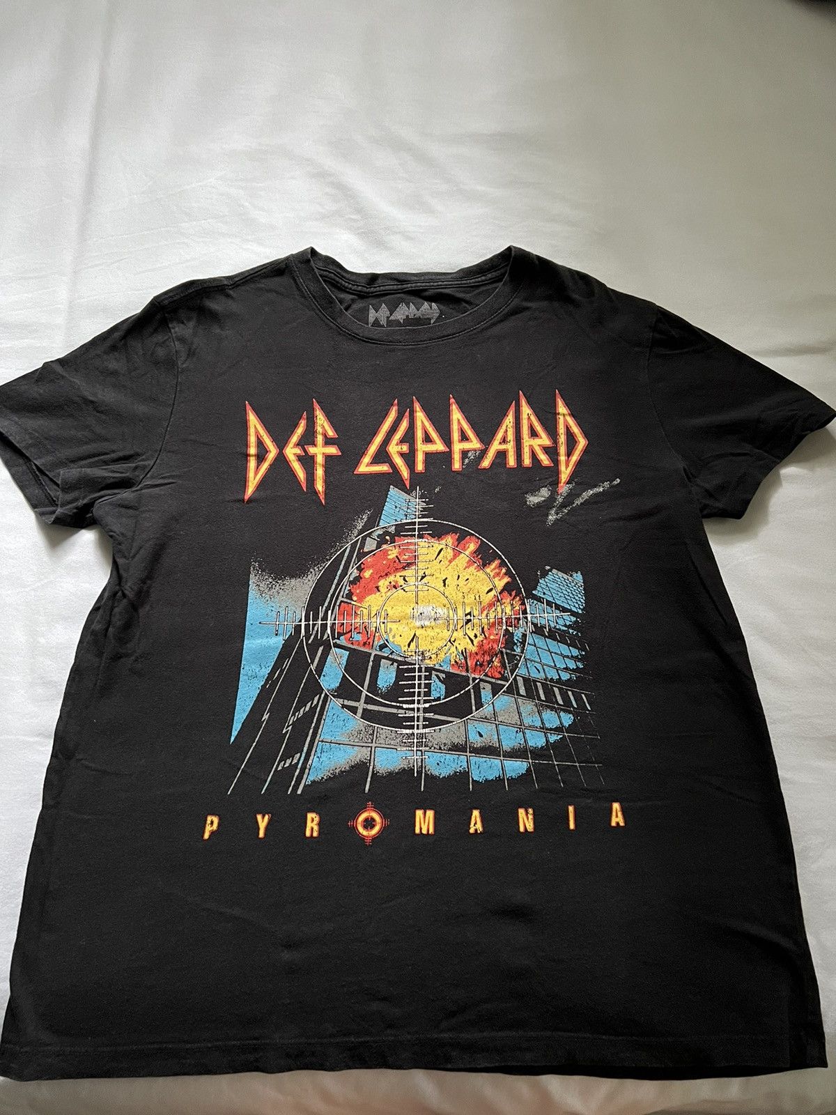 Def Leppard × Vintage Def Leppard Pyromania Tee Size US L / EU 52-54 / 3 - 1 Thumbnail