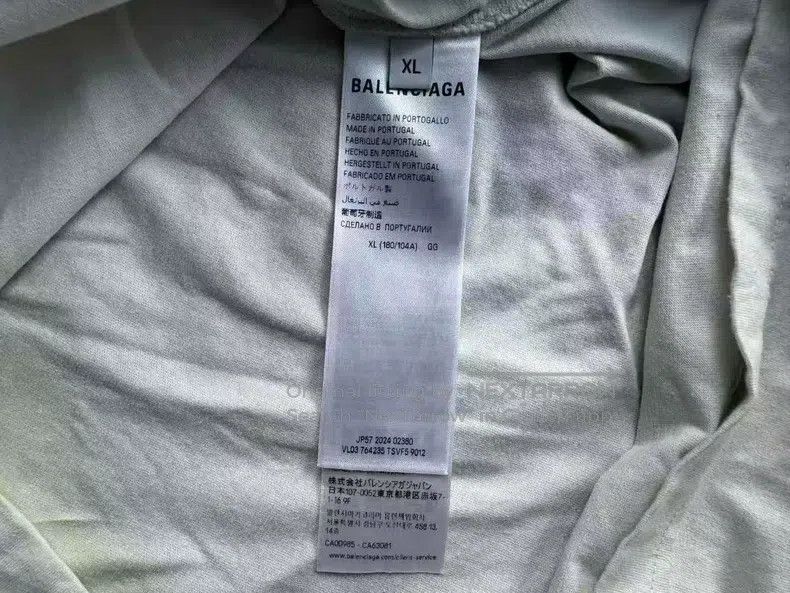 Balenciaga Balenciaga Alien Printed Short Sleeve T-Shirt in White Size US XL / EU 56 / 4 - 5 Thumbnail