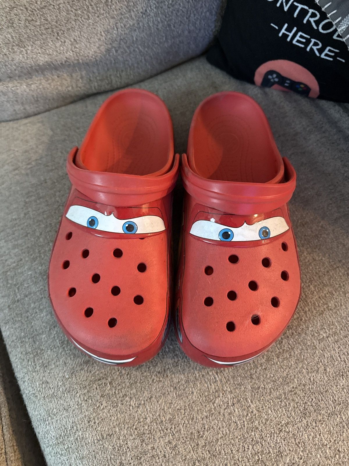 Crocs × Disney LIGHTNING MCQUEEN CROCS Size US 10 / EU 43 - 1 Thumbnail