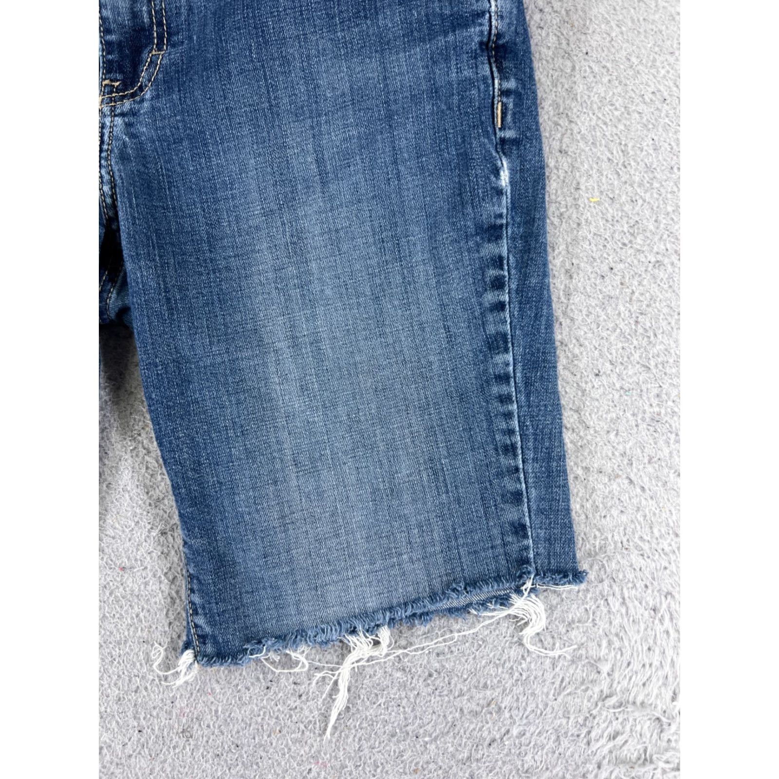 Madison Madison Denim Cutoff Shorts Womens 10 Blue Mid Rise 29x9 Stretch Casual Size 32" / US 10 / IT 46 - 2 Thumbnail