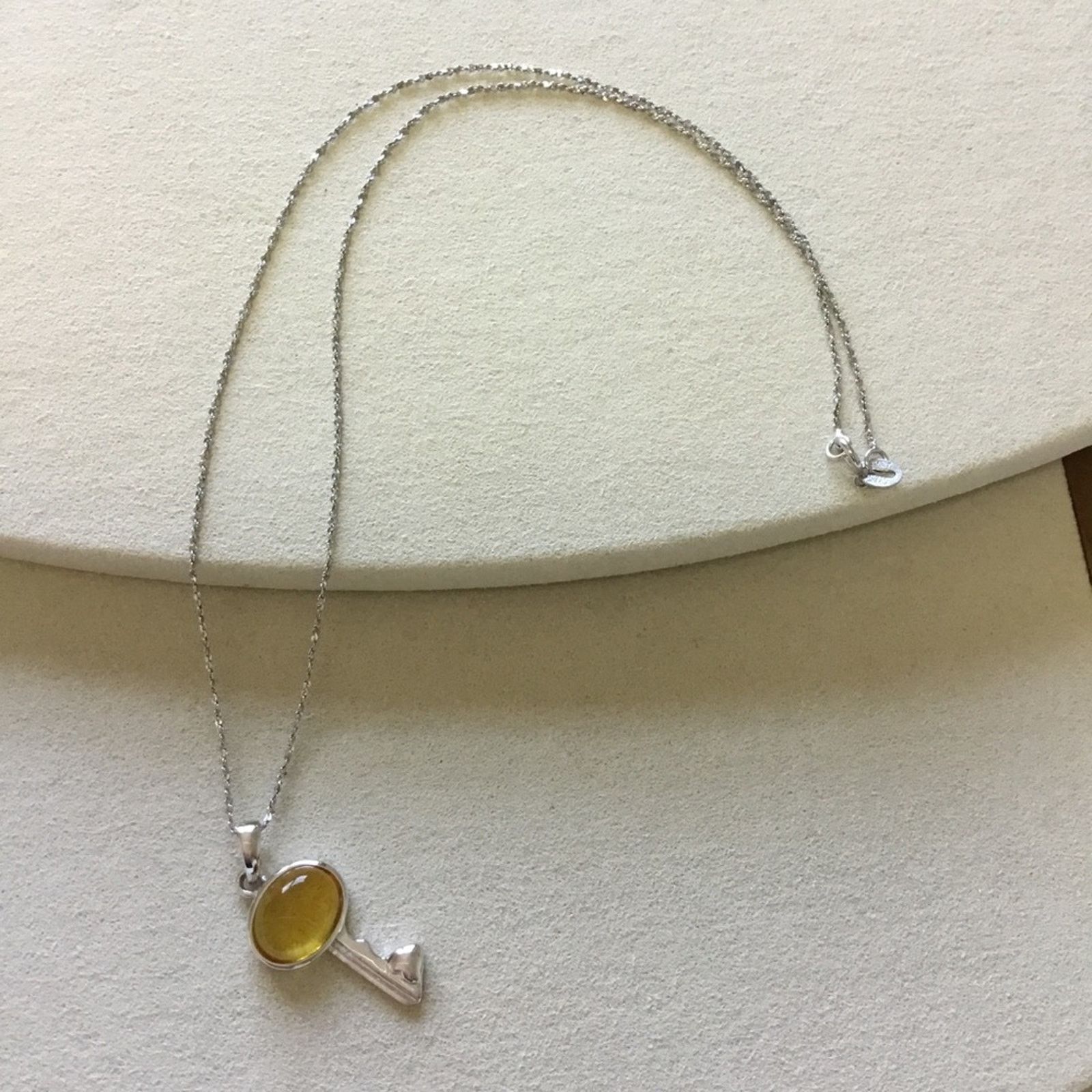 Other Sterling Silver Key Charm Necklace Size ONE SIZE - 3 Thumbnail