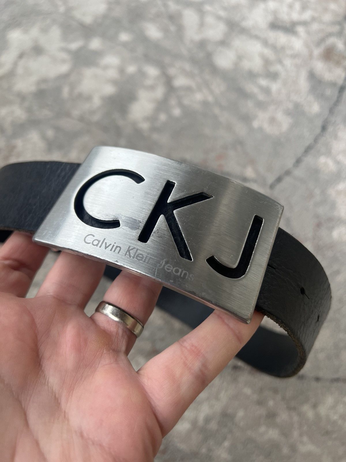 Calvin Klein × Vintage Vintage Calvin Klein Jeans Leather Belt Size ONE SIZE - 2 Thumbnail
