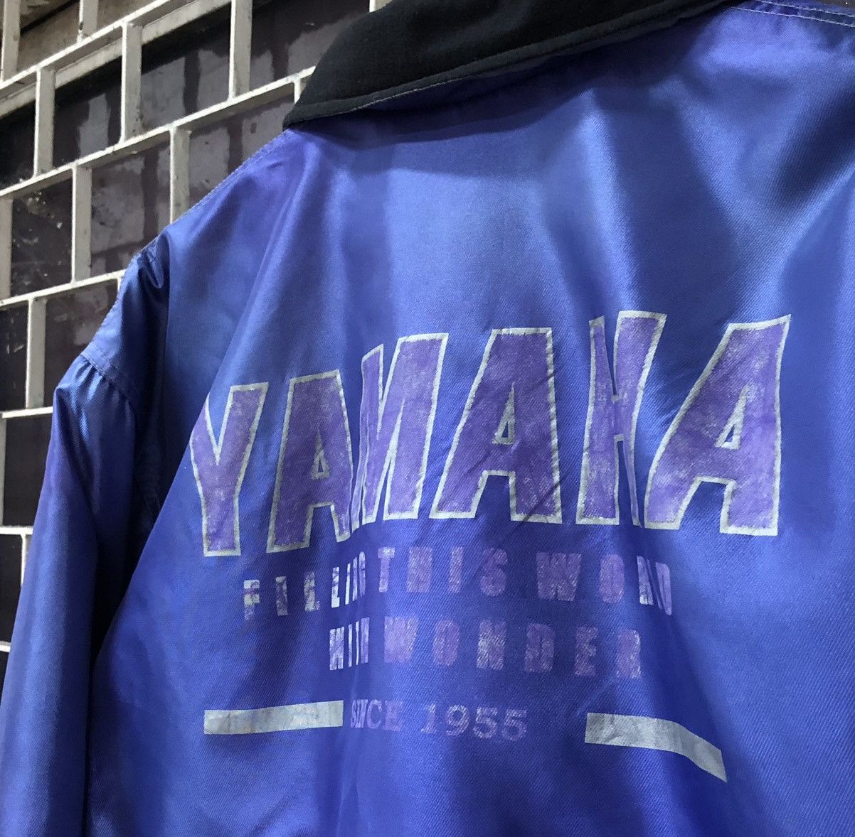 Sports Specialties VTG YAMAHA Faded THRASHED DISTRESSED Racing Bomber Jacket Size US M / EU 48-50 / 2 - 12 Thumbnail