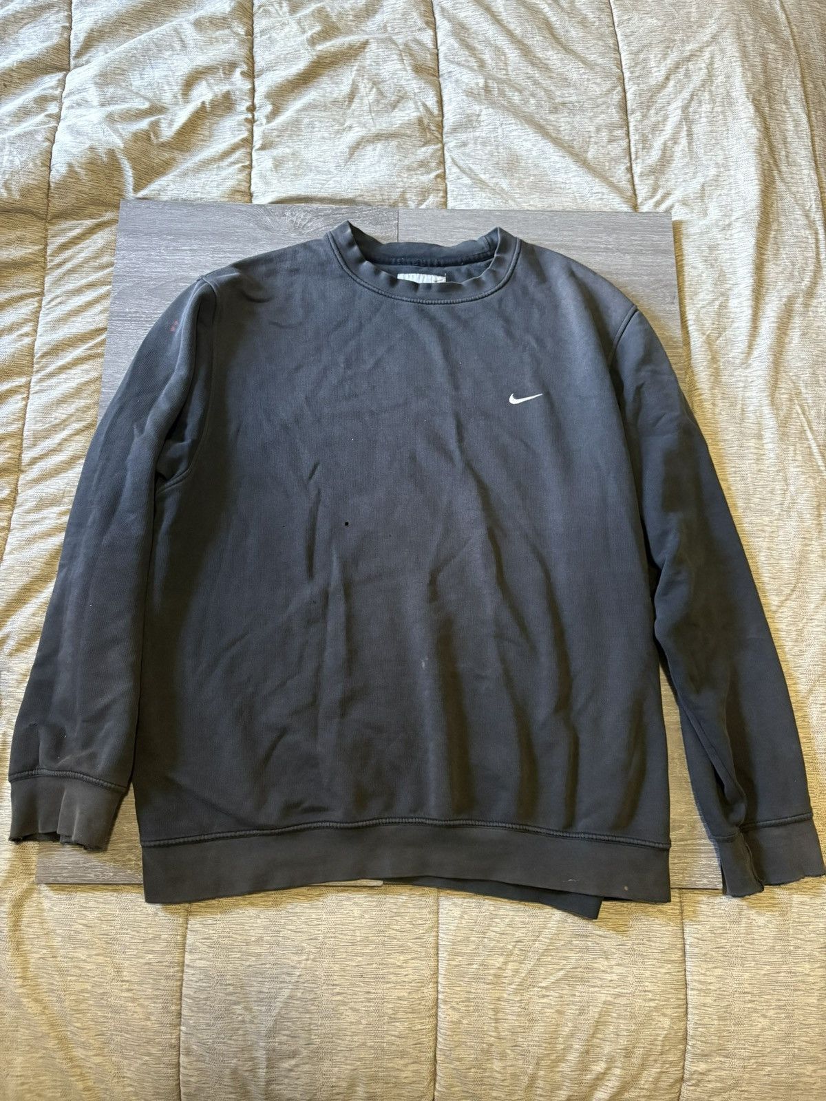 Nike vintage nike crewneck / size L - black Size US L / EU 52-54 / 3 - 5 Thumbnail