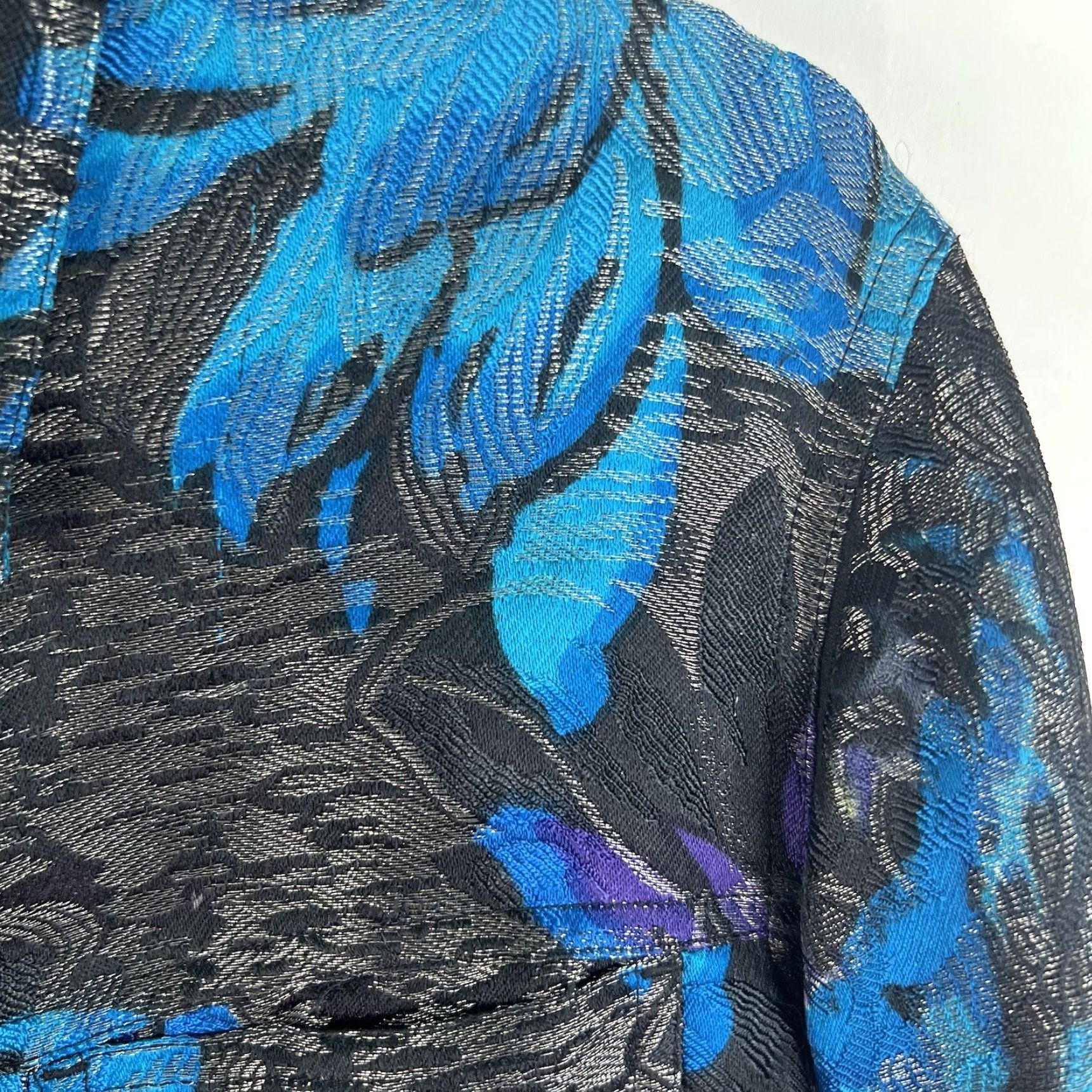 Vintage Chico's Jacket Shirt Silk Metallic Floral Button Up Women’s Size 1 M Long Sleeve Blue Vintage No (adapt: not vintage) Size XS / US 0-2 / IT 36-38 - 2 Thumbnail