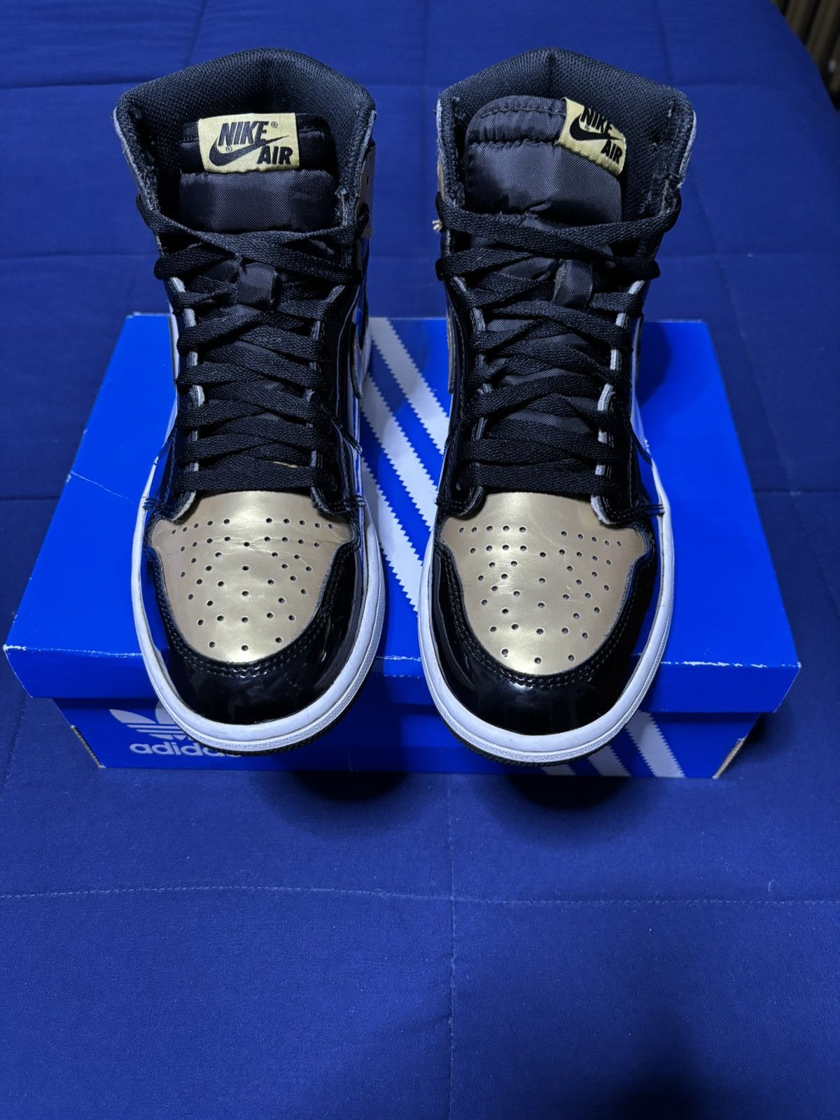 Jordan Brand Jordan 1 Retro High OG NRG Gold Toe 2018 Size 9.5 Size US 9.5 / EU 42-43 - 2 Thumbnail