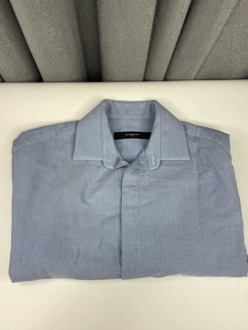Givenchy Givenchy size 39 Denim Shirt Short Sleeve Size US S / EU 44-46 / 1 - 1 Thumbnail