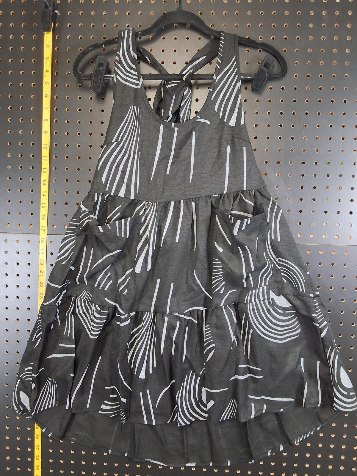 Unknown London Chic Black and White Halter Dress with Pockets Medium Size M / US 6-8 / IT 42-44 - 1 Thumbnail