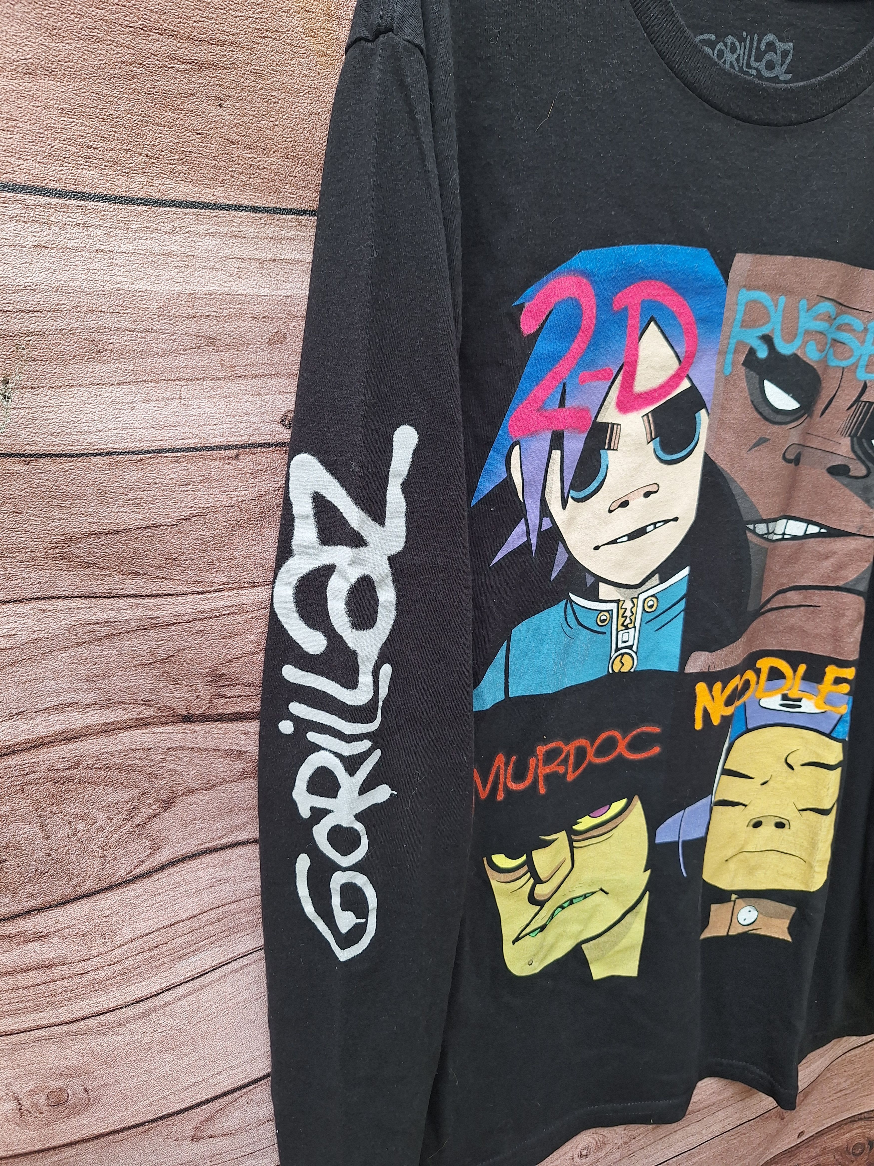 Band Tees 🔥RARE🔥 Vintage Gorillaz longsleeve 00s art humanz album Size US XL / EU 56 / 4 - 3 Thumbnail