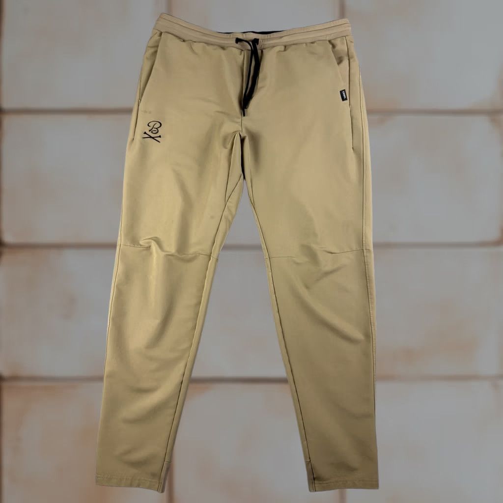 Vintage UNRL Golf Pants Men’s XL Brown Regular Tapered Drawstring Adjustable Waist Pockets Performance Activewear Size US 36 / EU 52 - 1 Thumbnail