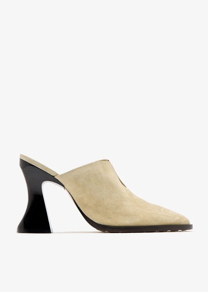 o1n1vont1125 Cha-Cha Mules in Beige
