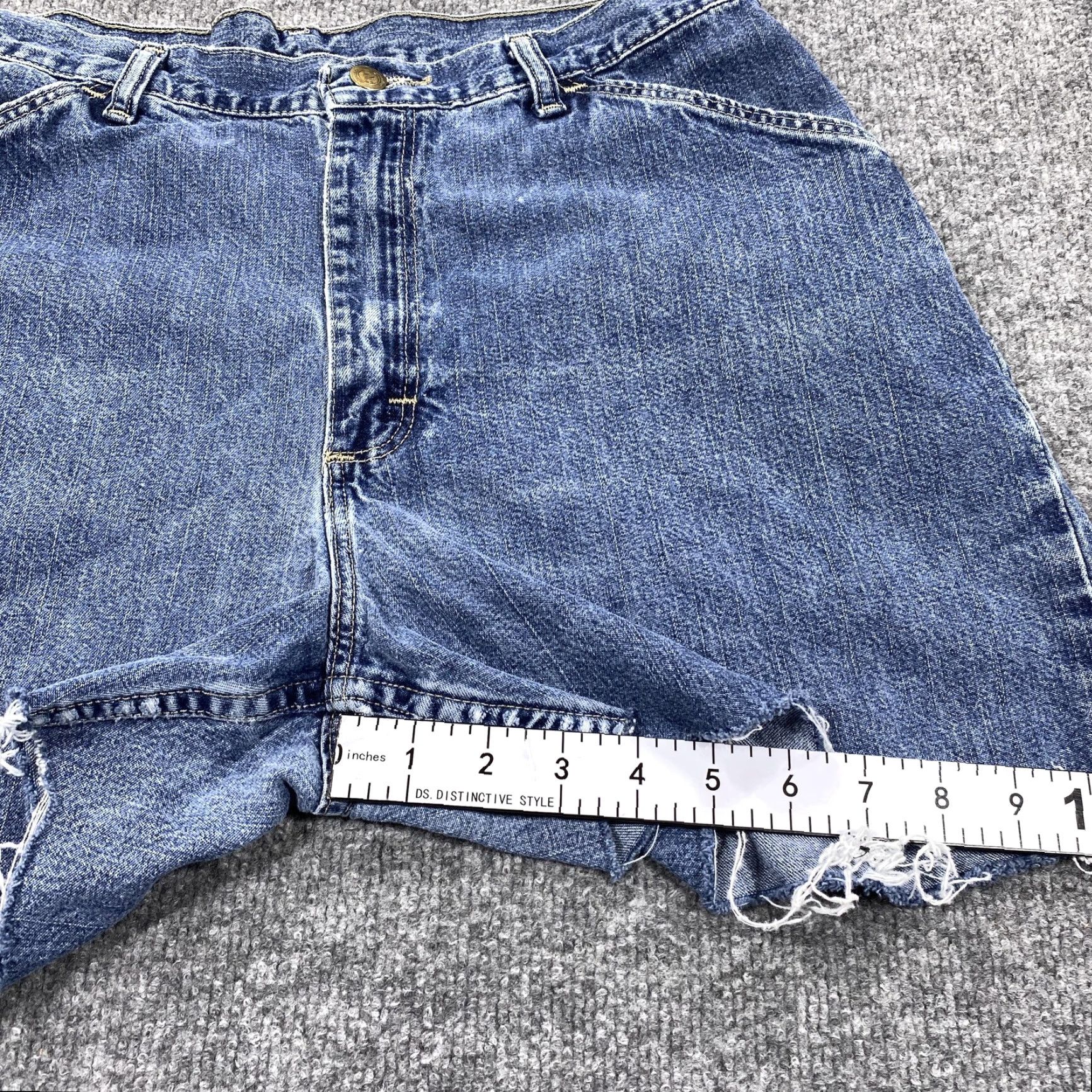 Wrangler Wrangler Cut-Off Shorts Womens 32 Blue Denim Relaxed Fit Fringe 5-Pocket Size 24" / US 00 / IT 34 - 7 Thumbnail