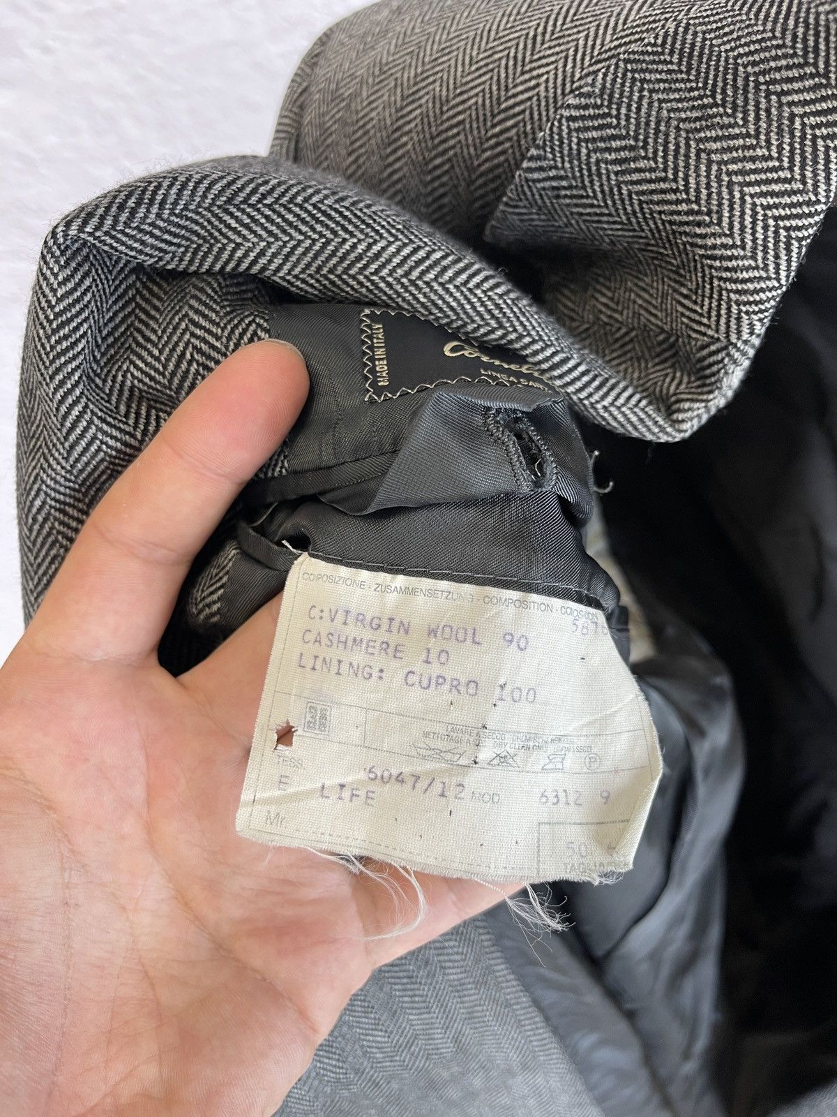 Corneliani Corneliani herringbone grey cashmere wool 2 button blazer Size 40R - 9 Thumbnail