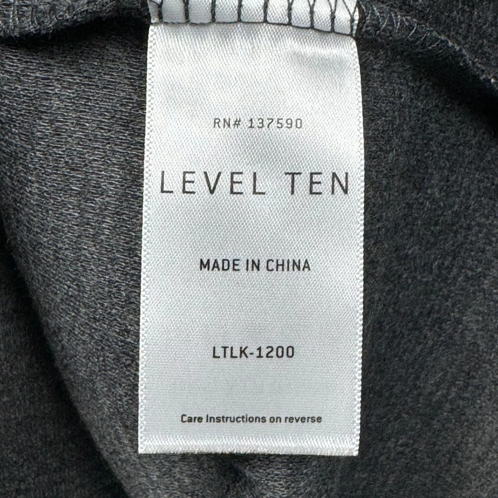 Designer Level Ten Men Minimalist Long Sleeve Knit Tee New Small Size US S / EU 44-46 / 1 - 5 Thumbnail