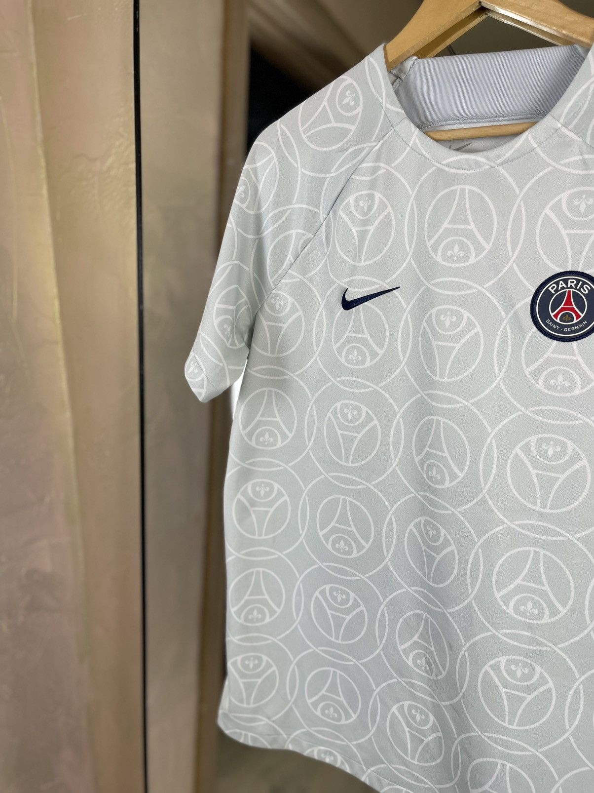 Nike Nike PSG Pre-Match Jersey Dri-FIT Monogram Pattern 2022/23 Size US L / EU 52-54 / 3 - 3 Thumbnail