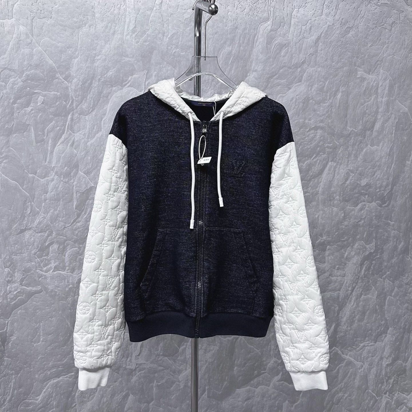 Louis Vuitton Louis Vuitton Hooded Jacket with Patterned Sleeves Size US M / EU 48-50 / 2 - 1 Thumbnail
