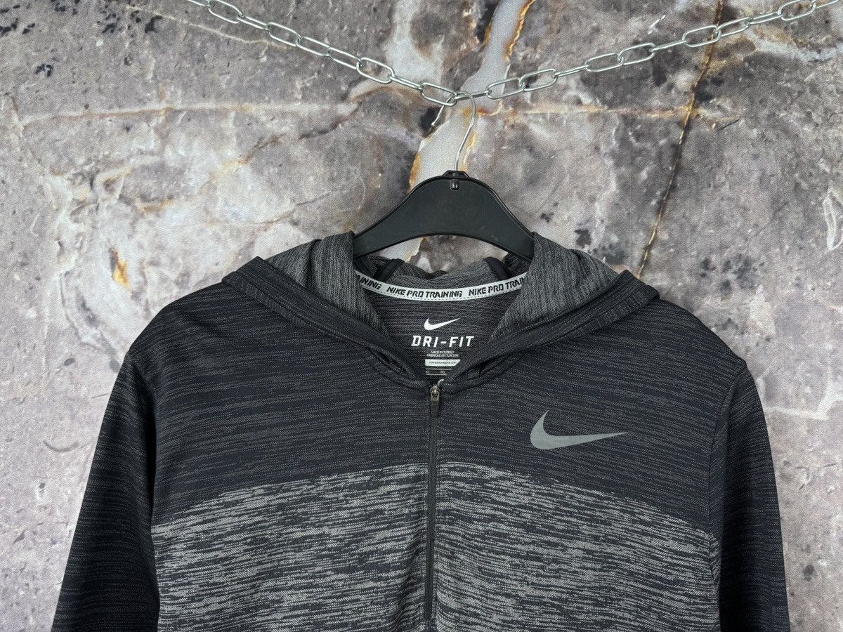 Nike Men’s Nike Pro Training 1/4 Zip Hooded Pullover Size XL Size US XL / EU 56 / 4 - 2 Thumbnail