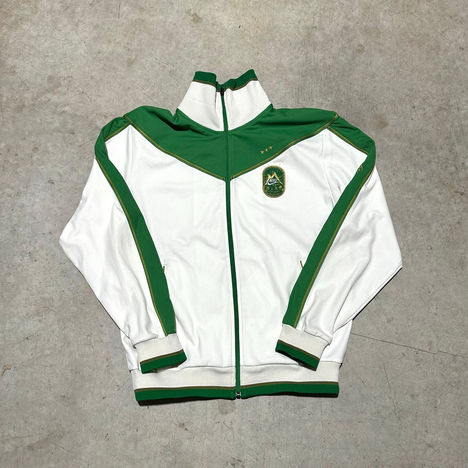 Nike Vintage Y2K Nike Track Jacket size Large in Men Size US L / EU 52-54 / 3 - 1 Thumbnail