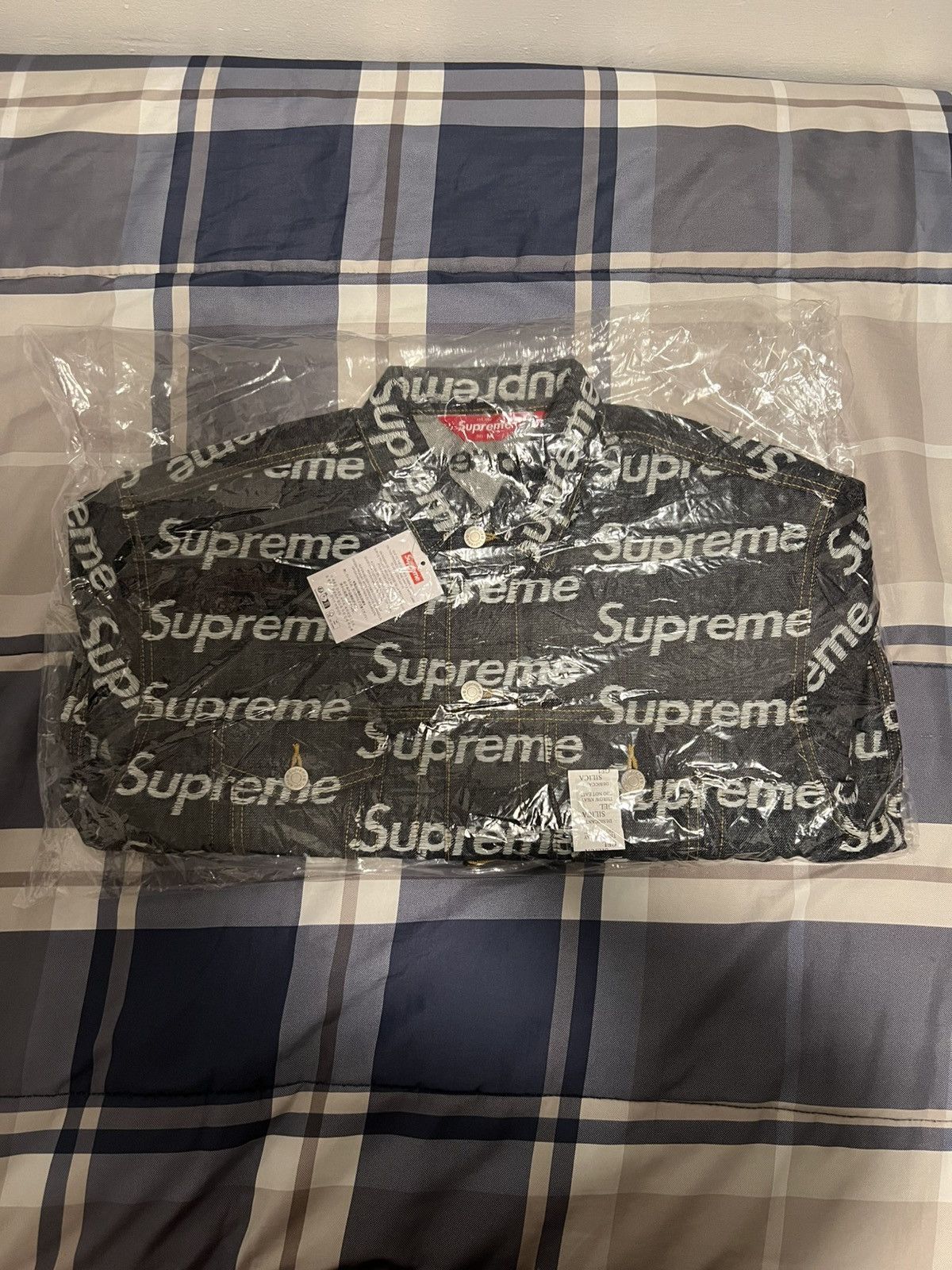 Supreme Supreme Jacquard Logos Denim Trucker Jacket Indigo Medium Size US M / EU 48-50 / 2 - 1 Thumbnail