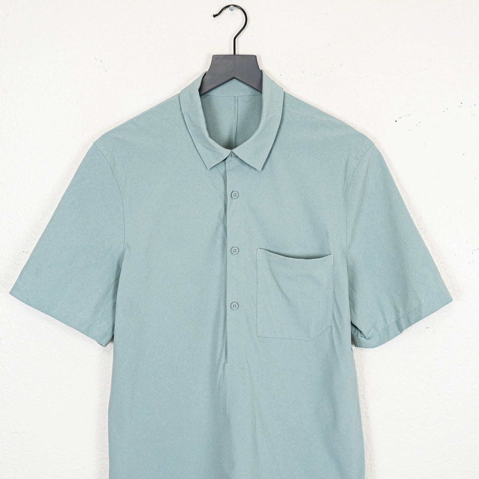 Lululemon Lululmon Woven air Popover Shirt Short Sleeve Silver blue Size US M / EU 48-50 / 2 - 2 Thumbnail