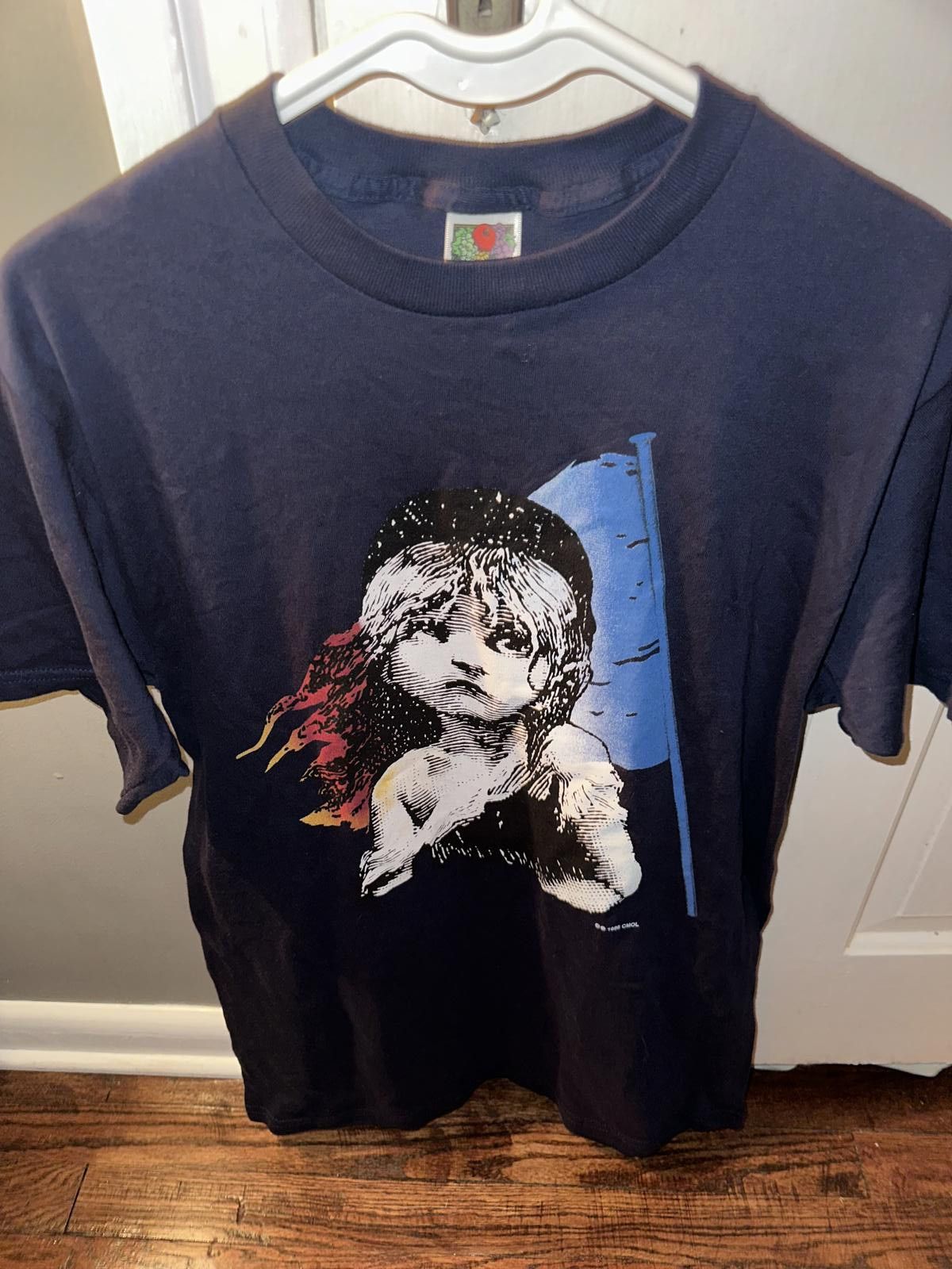 Designer Vintage 1986 Les Miserables Promo Graphic T-Shirt Size M Size US L / EU 52-54 / 3 - 1 Thumbnail
