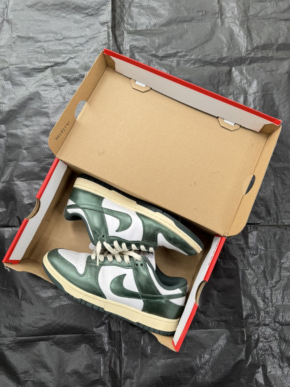 Nike Nike Dunk Low SE "Pine Green" Size US 8 / EU 41 - 1 Thumbnail