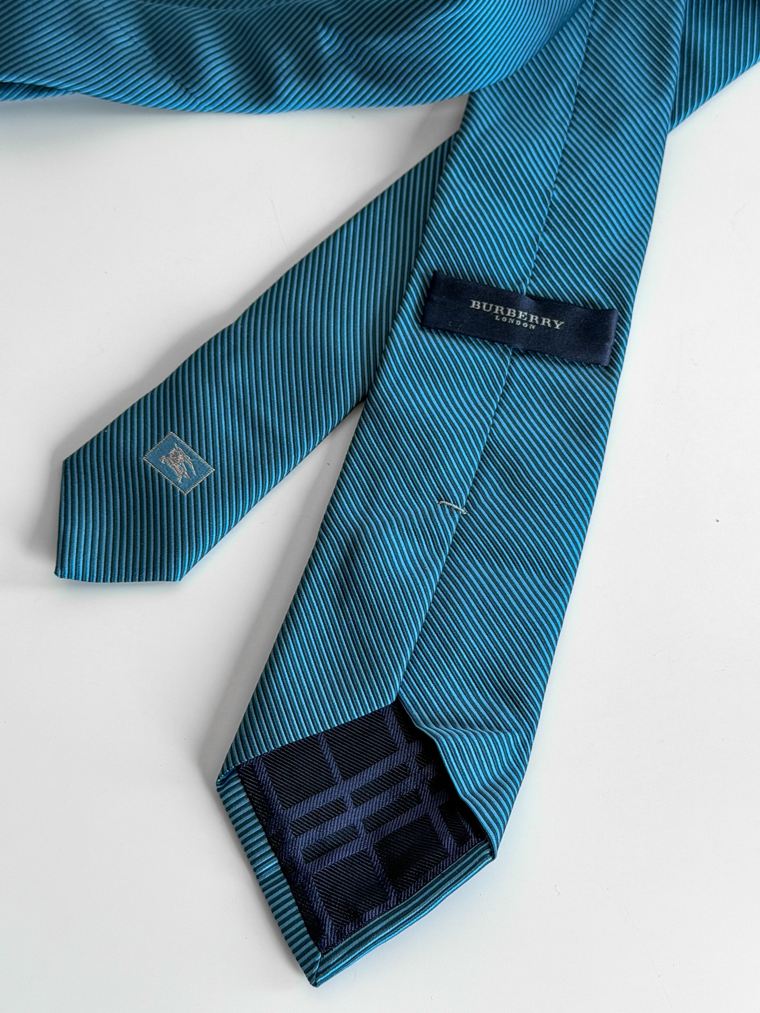 Burberry Burberry London Vintage Silk Cravat Made in Italy Size ONE SIZE - 2 Thumbnail