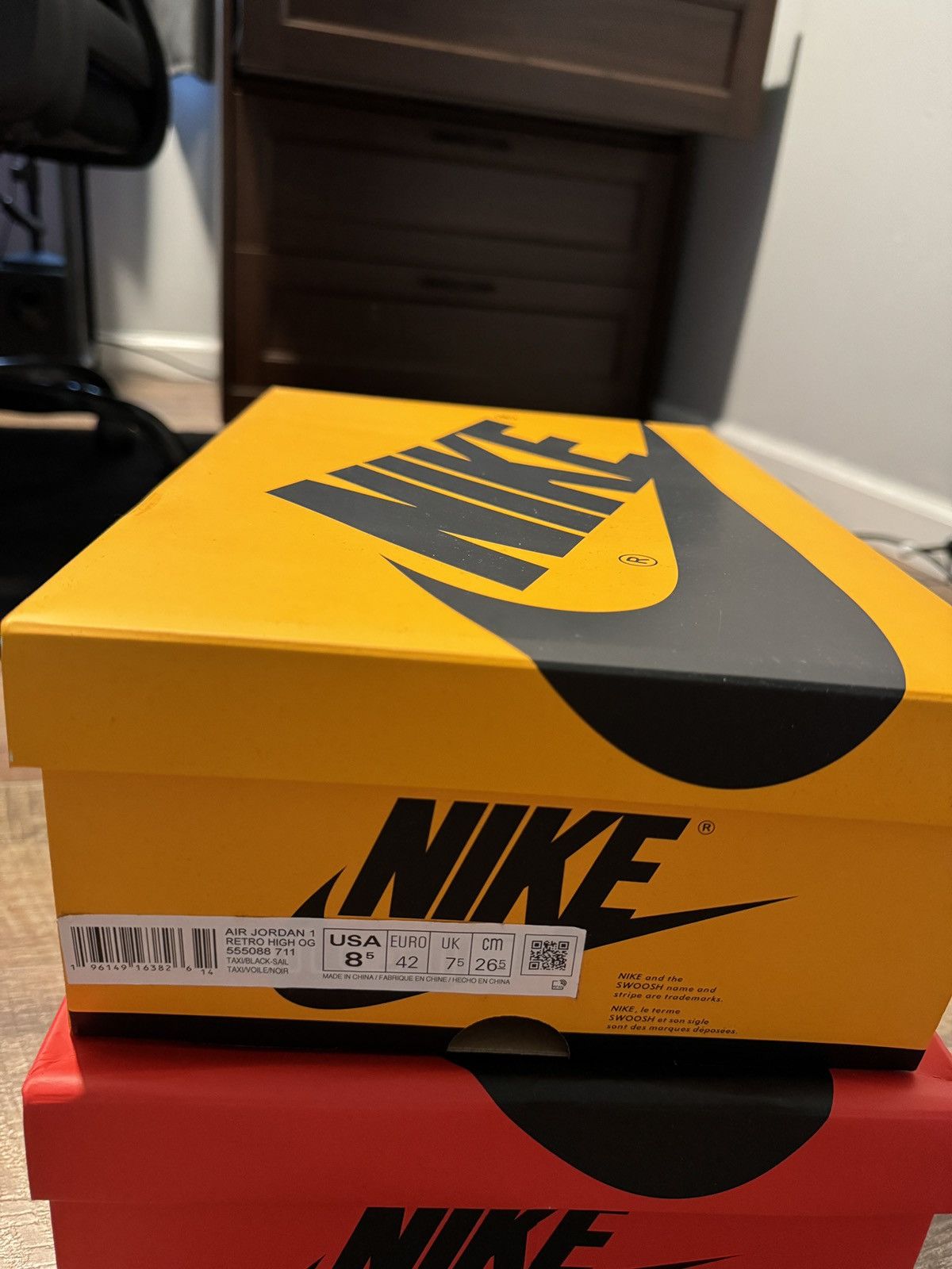 Jordan Brand VNDS Air Jordan 1 Retro Nike Yellow Toe Size US 8.5 / EU 41-42 - 11 Thumbnail