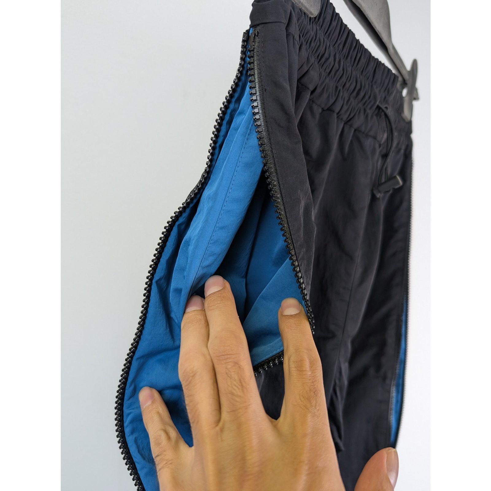Bottega Veneta o1rshd1 Tech Nylon Trousers Pant in Black/Pacific Size US 30 / EU 46 - 7 Thumbnail