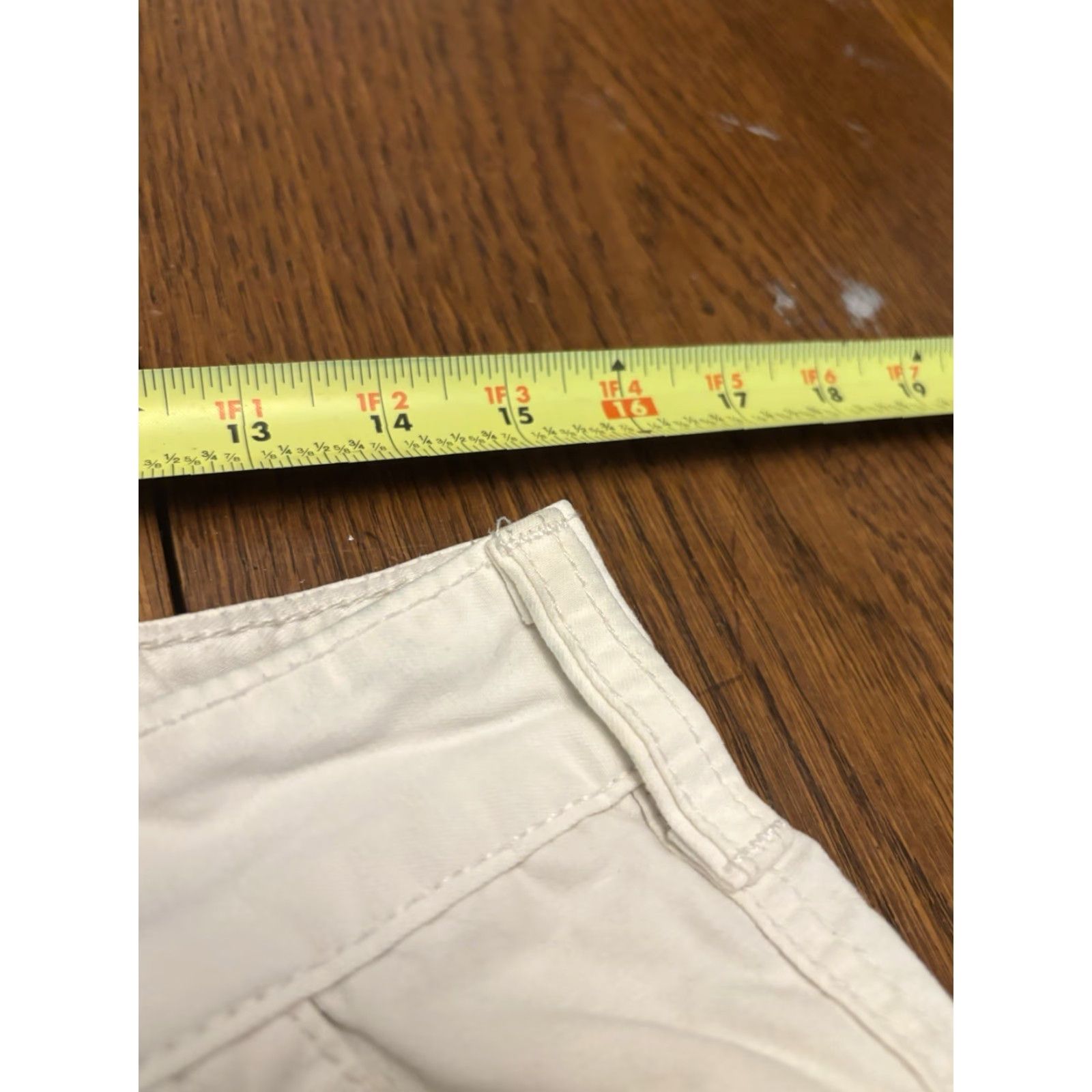 Levi's VINTAGE Levi's Cargo Shorts Mens 30 White Cotton Canvas 11in Inseam Relaxed Pockets Grunge Casual Summer 90s Y2K Baggy Utility Sc Size US 30 / EU 46 - 4 Thumbnail