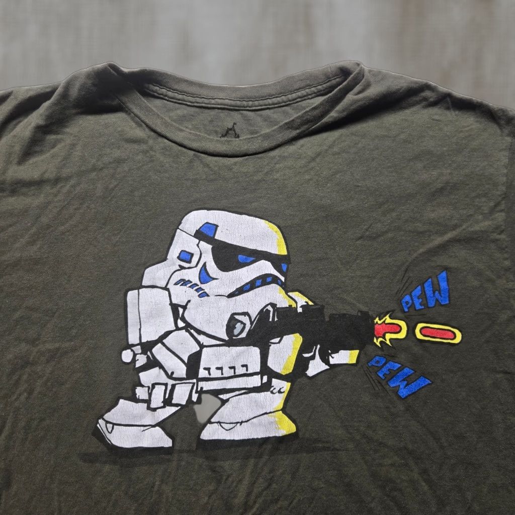 Hanes Disney Star Wars Stormtrooper Graphic T-Shirt Men’s XL Cotton Short Sleeve Gray/Brown Size US XL / EU 56 / 4 - 1 Thumbnail