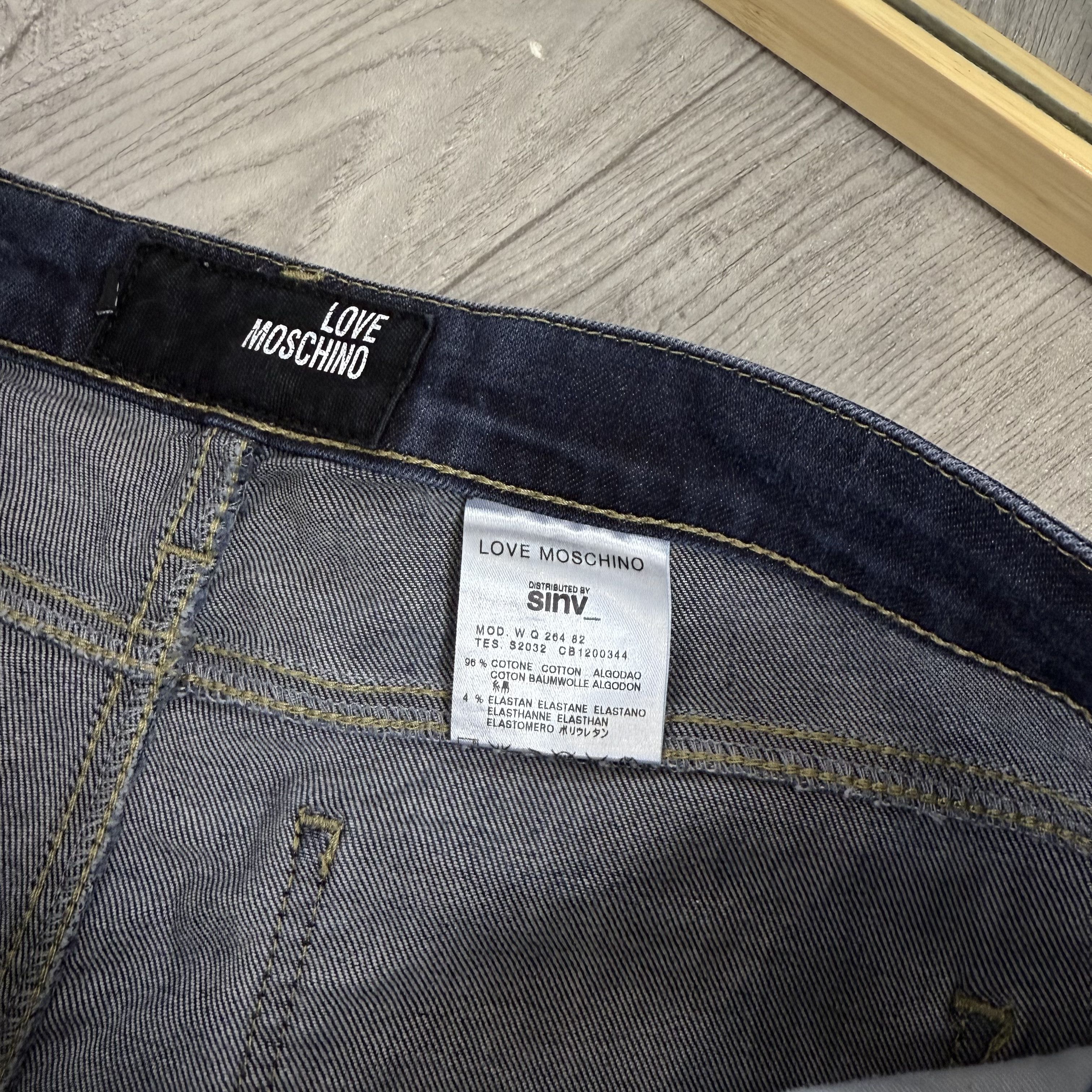 Love Moschino Vintage Love Moschino Y2K Patch Low Rise Blue Denim Jeans Size 28" / US 6 / IT 42 - 12 Thumbnail