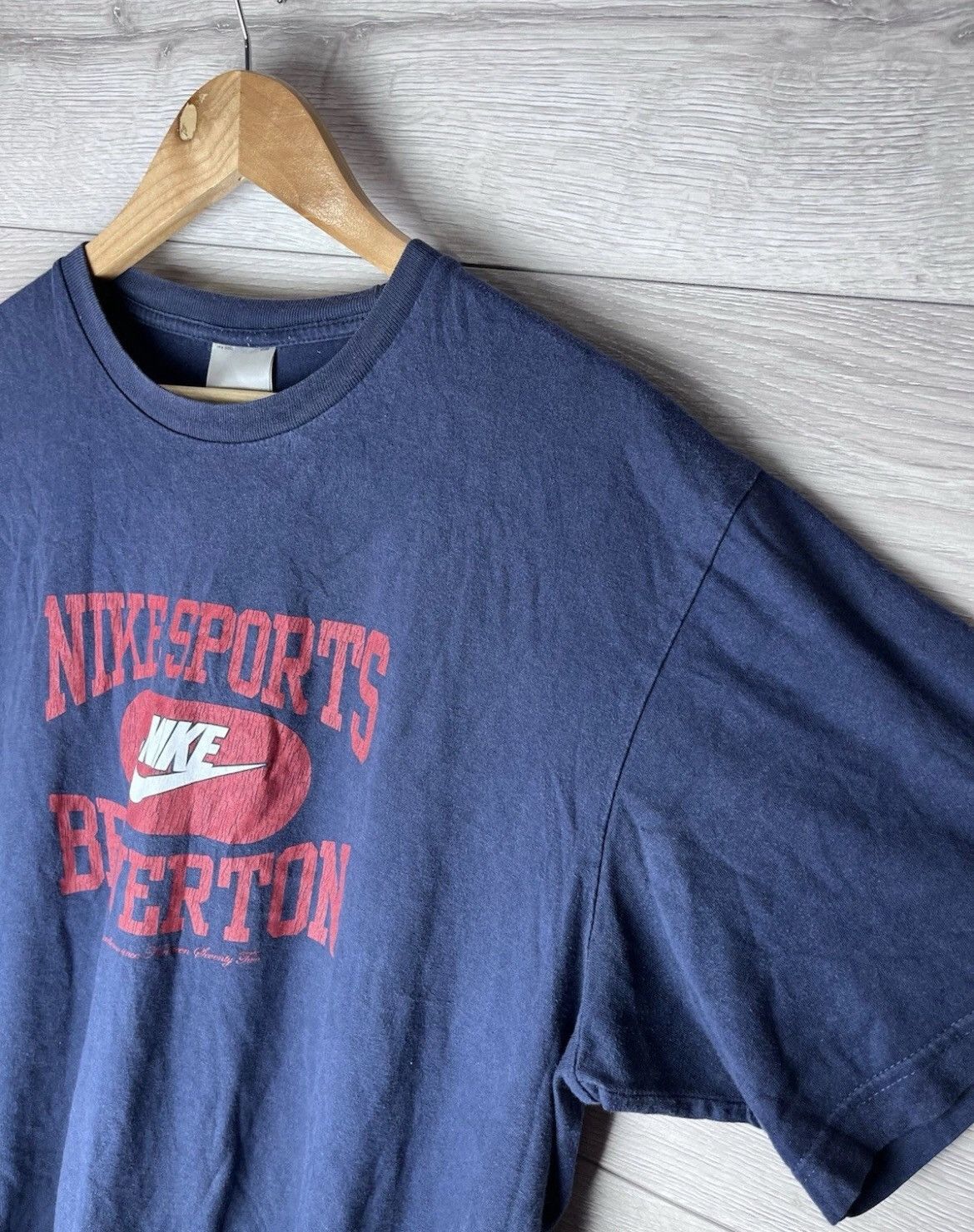Vintage Vintage mens t-shirt Nike sports Beaverton size Xl drill Size US XL / EU 56 / 4 - 5 Thumbnail