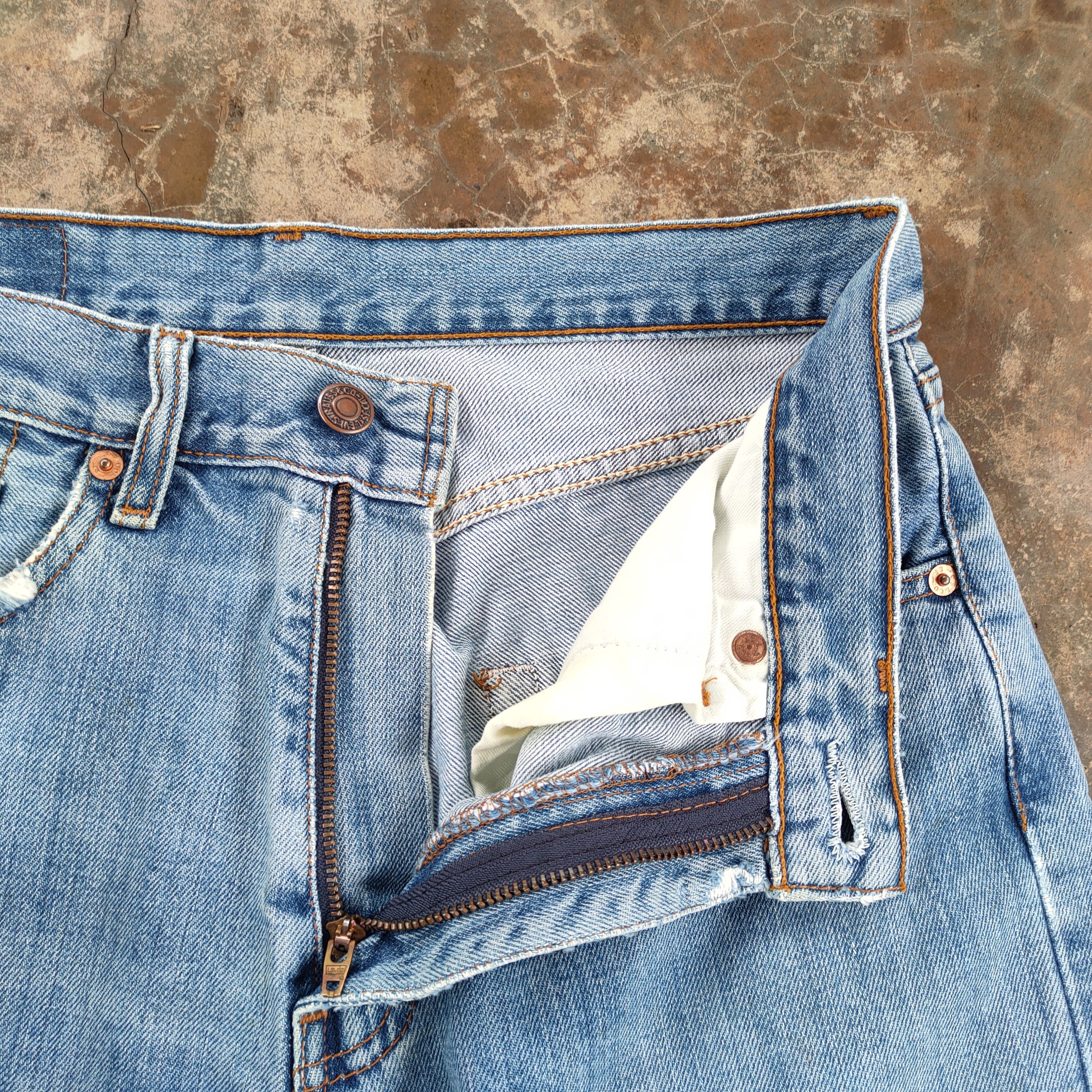 Levi's Vintage Clothing VINTAGE LEVI'S 512 FADED DISTRESSED JEANS DENIM PANTS Size US 30 / EU 46 - 10 Thumbnail