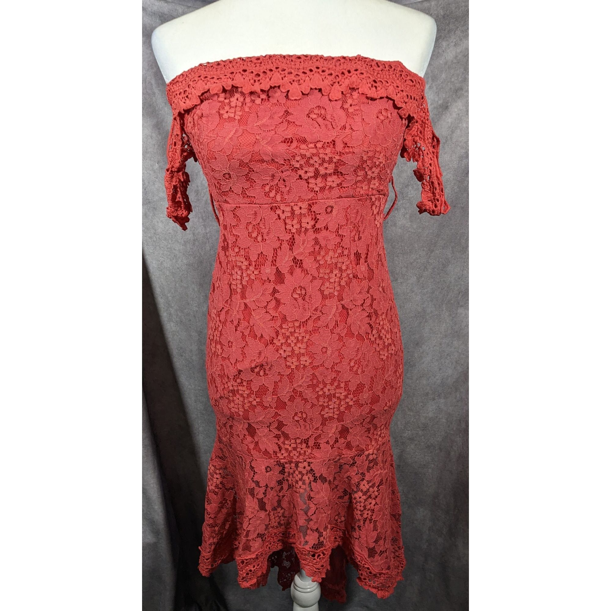 Other Love Triangle Coral Lace Cold Shoulder Floral Dress Size 10 Size L / US 10 / IT 46 - 8 Thumbnail