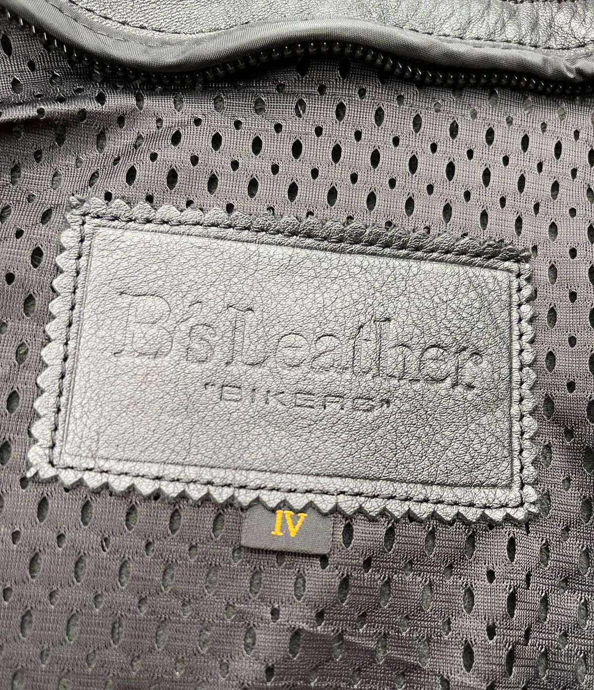 Ducati × Kadoya 🔥RARE🔥 DUCATI ITALY BY KADOYA GENUINE LEATHER RAIDER JACKET Size US M / EU 48-50 / 2 - 24 Thumbnail