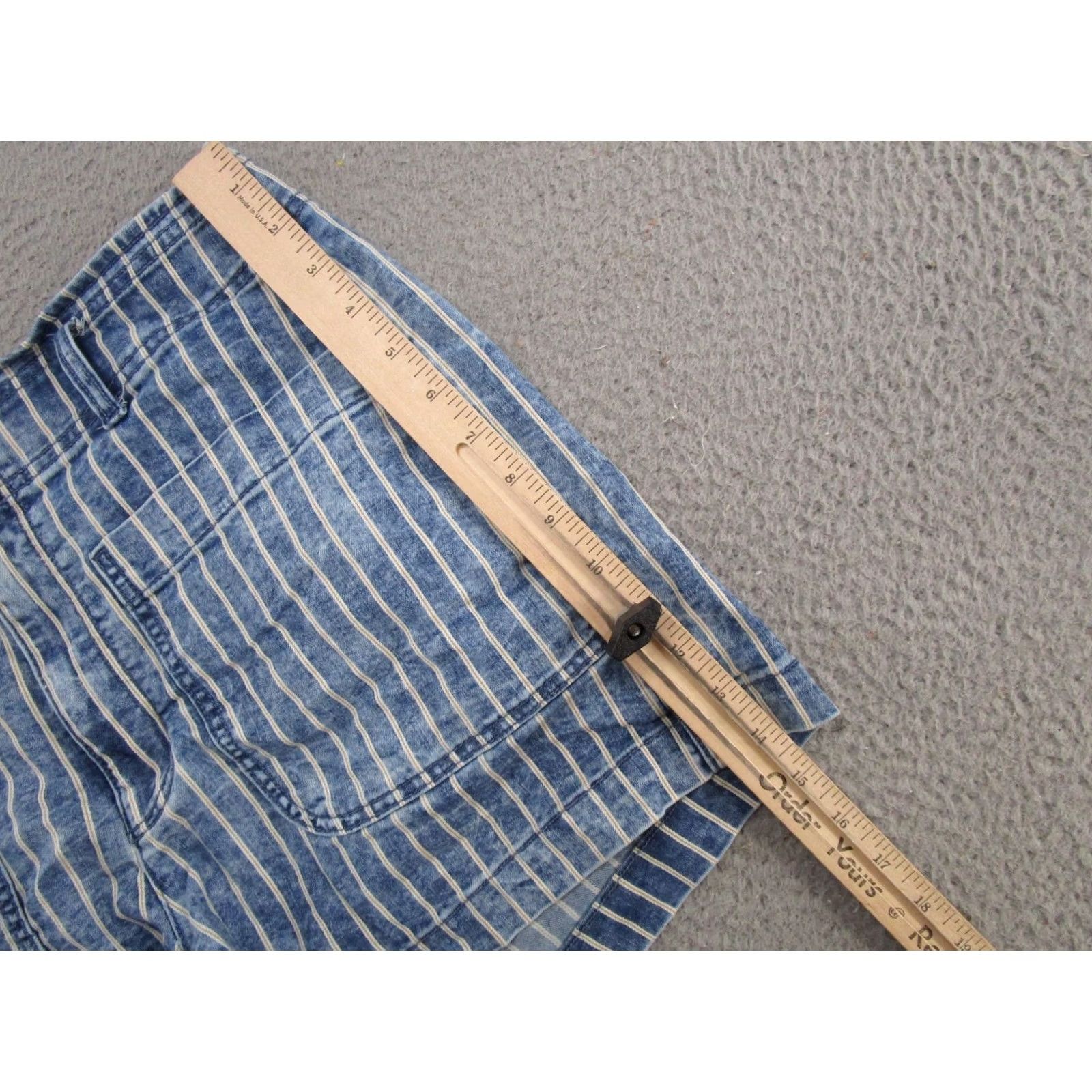 American Eagle Outfitters American Eagle Outfitters Blue Striped High Rise Mom Shorts Womens Size 14 Belted Cotton Denim Shorts Woman 14 Vintage: No Womens Size 36" / US 14 / IT 50 - 5 Thumbnail