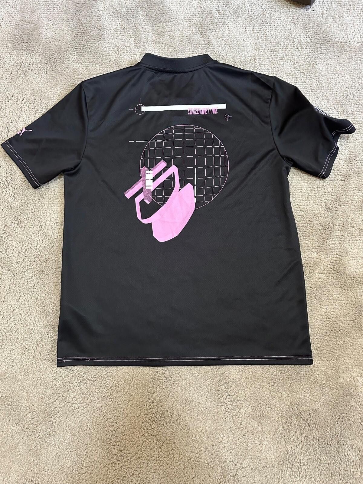 Puma Puma AC MILAN V-NECK T-SHIRT WITH PRINTS AND PATCHES Size US M / EU 48-50 / 2 - 7 Thumbnail