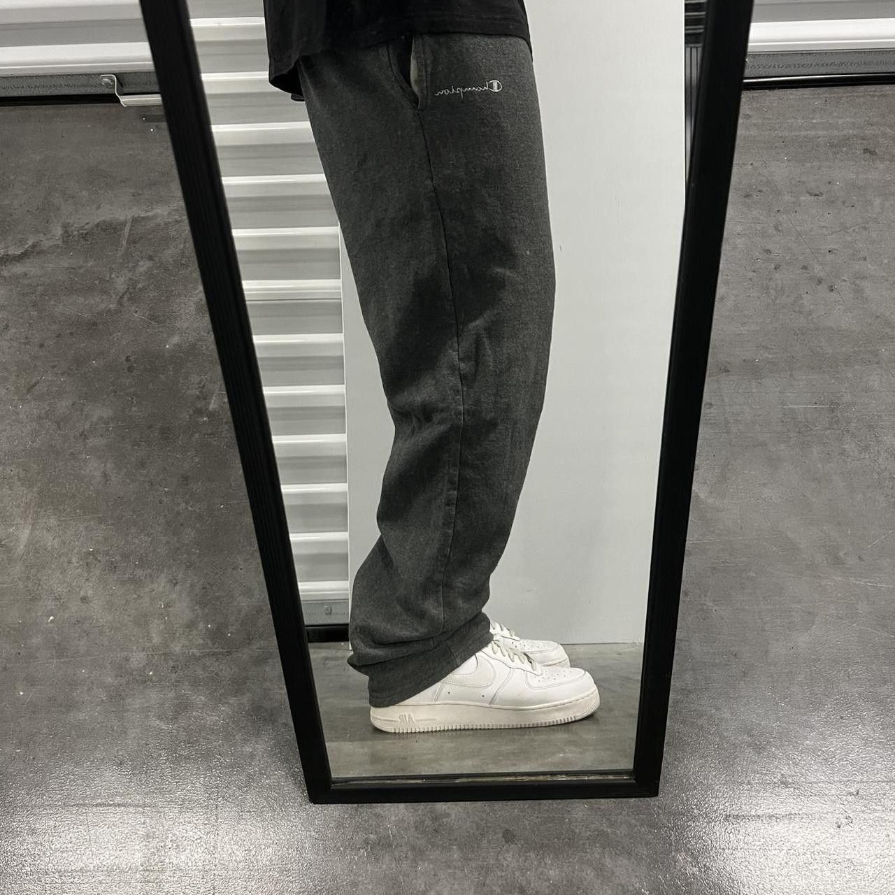 Champion Vintage Y2K/2000s Baggy fit grey Champion Loungewear Essential Sweatpants with pockets! Size US 32 / EU 48 - 1 Thumbnail