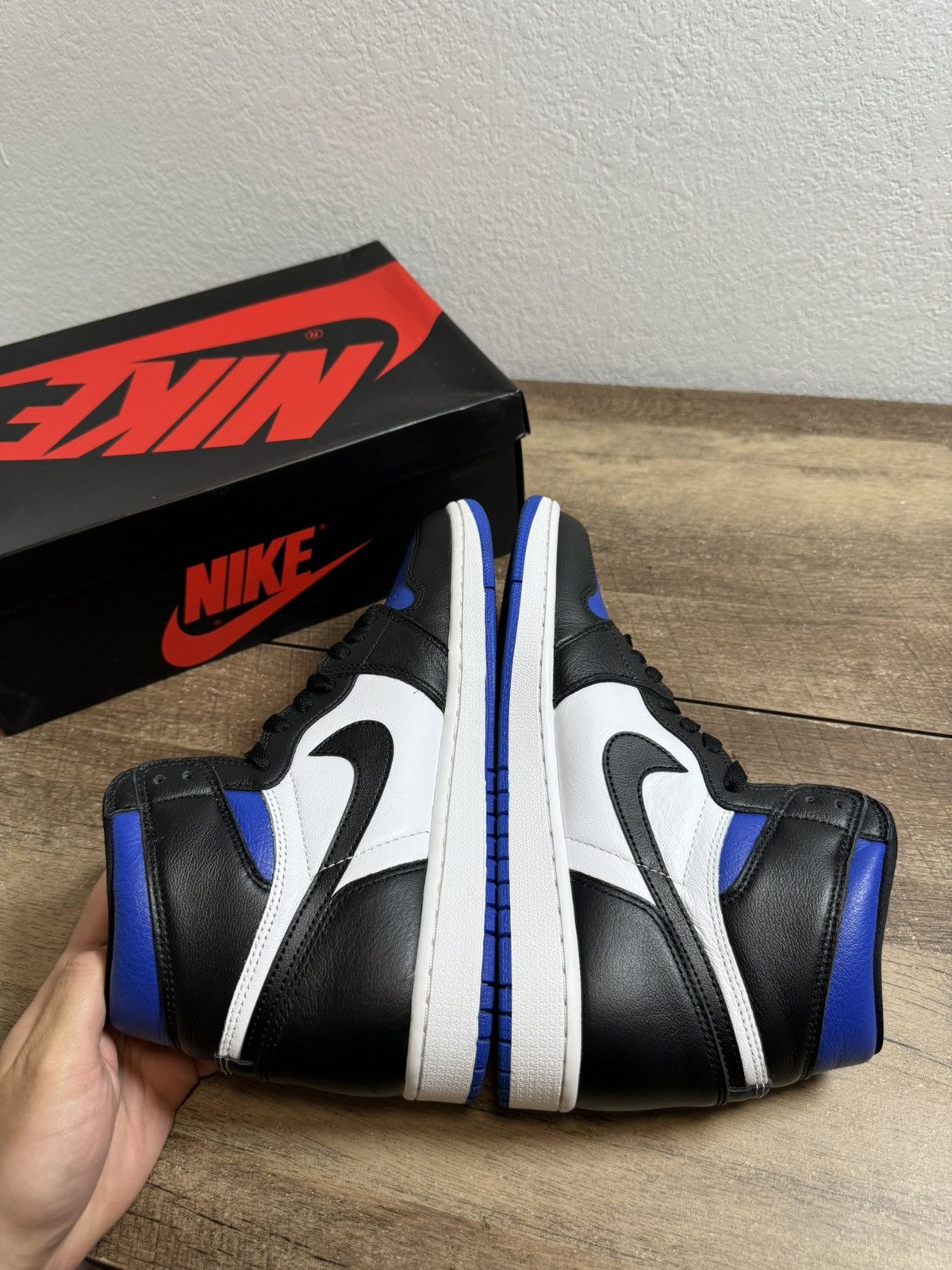 Jordan Brand Nike Air Jordan Retro 1 High OG Royal Toe 2020 Size 10 shoes Size US 10 / EU 43 - 5 Thumbnail
