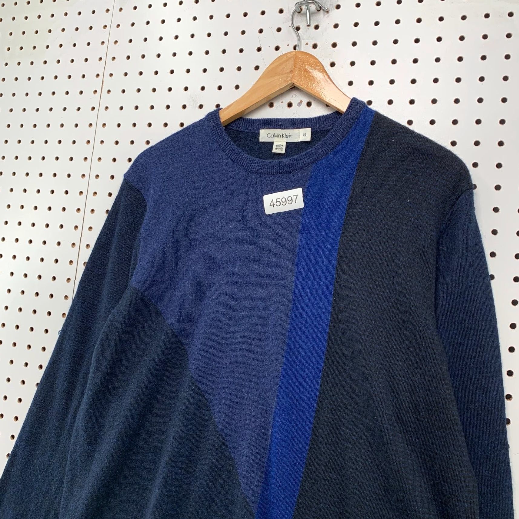 Calvin Klein Calvin Klein Mens Large Blue Merino Wool Lightweight Casual Sweater Wool Blend Knit Pullover Crew Neck Long Sleeve Solid 60s? Size US L / EU 52-54 / 3 - 4 Thumbnail