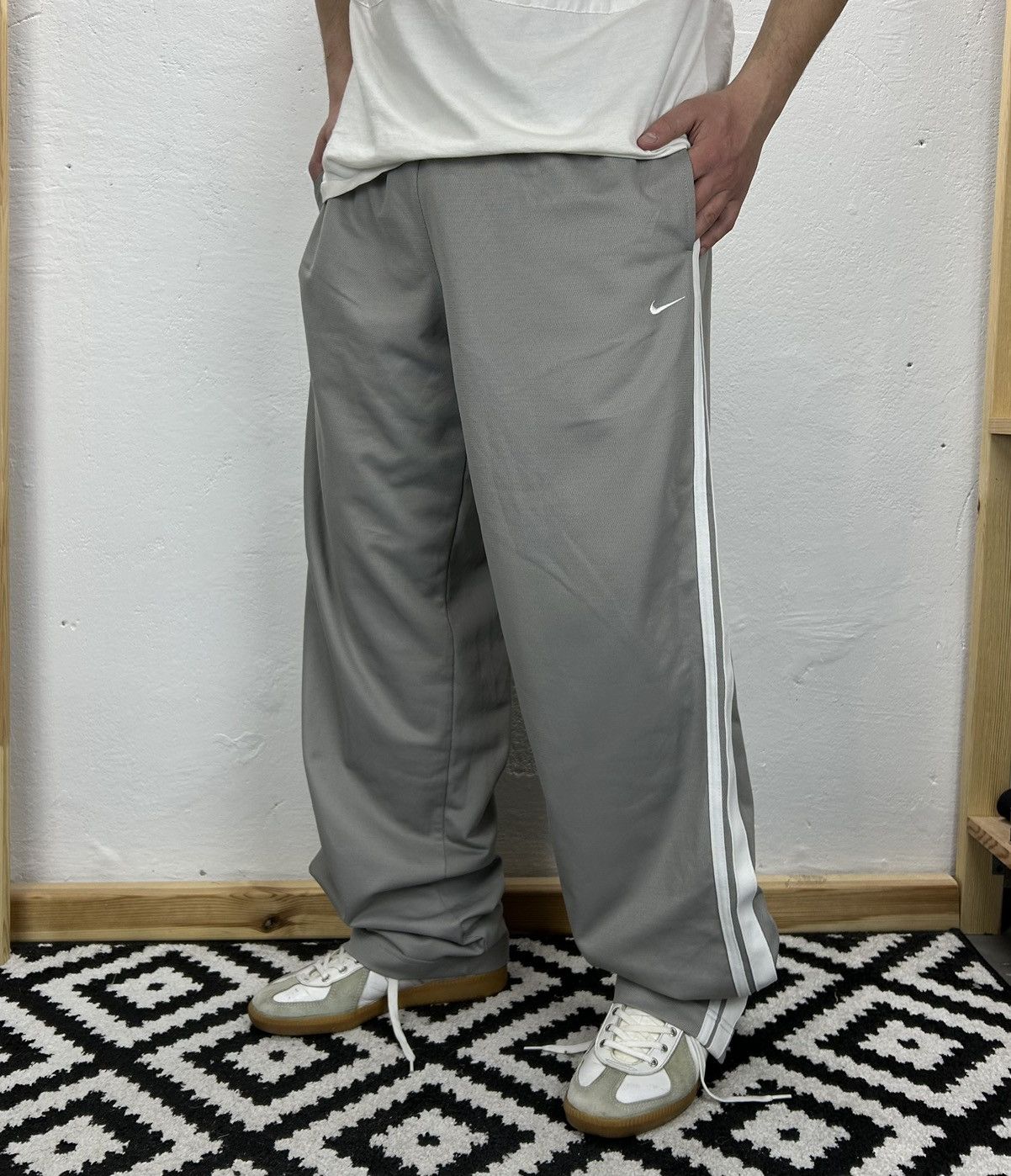 Nike × Vintage Nike Vintage Baggy Sweet Pant Grey Size XL Size US 36 / EU 52 - 1 Thumbnail