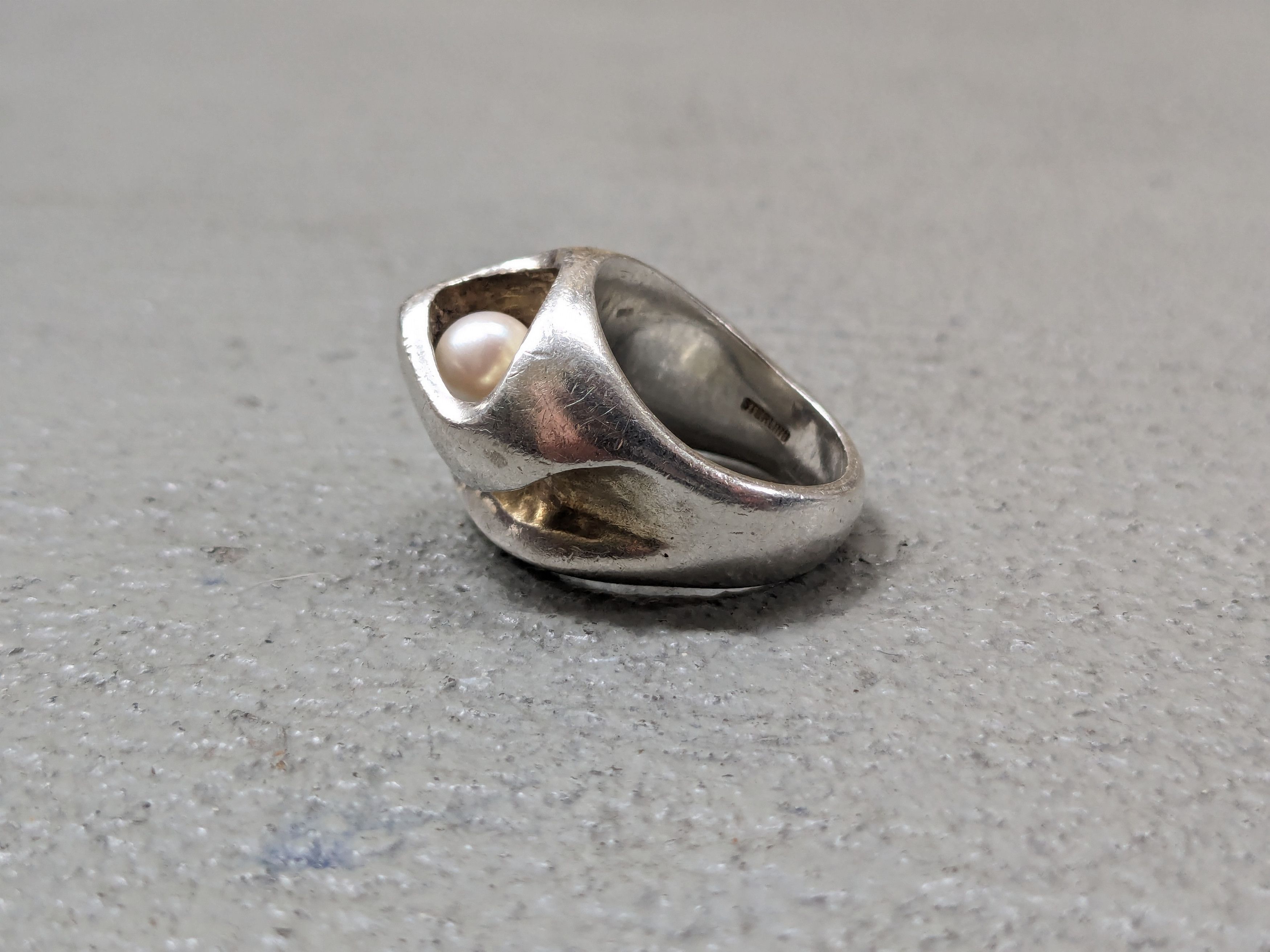 Jewelry Vintage Sterling Silver Ring Size 5.25 Henion Biomorphic Size ONE SIZE - 9 Thumbnail