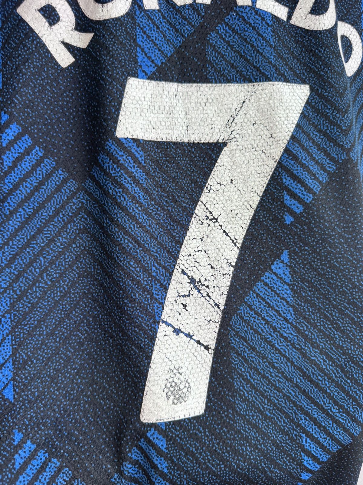 Adidas MANCHESTER UNITED 2021 2022 RONALDO #7 FOOTBALL SHIRT JERSEY Size US L / EU 52-54 / 3 - 17 Thumbnail