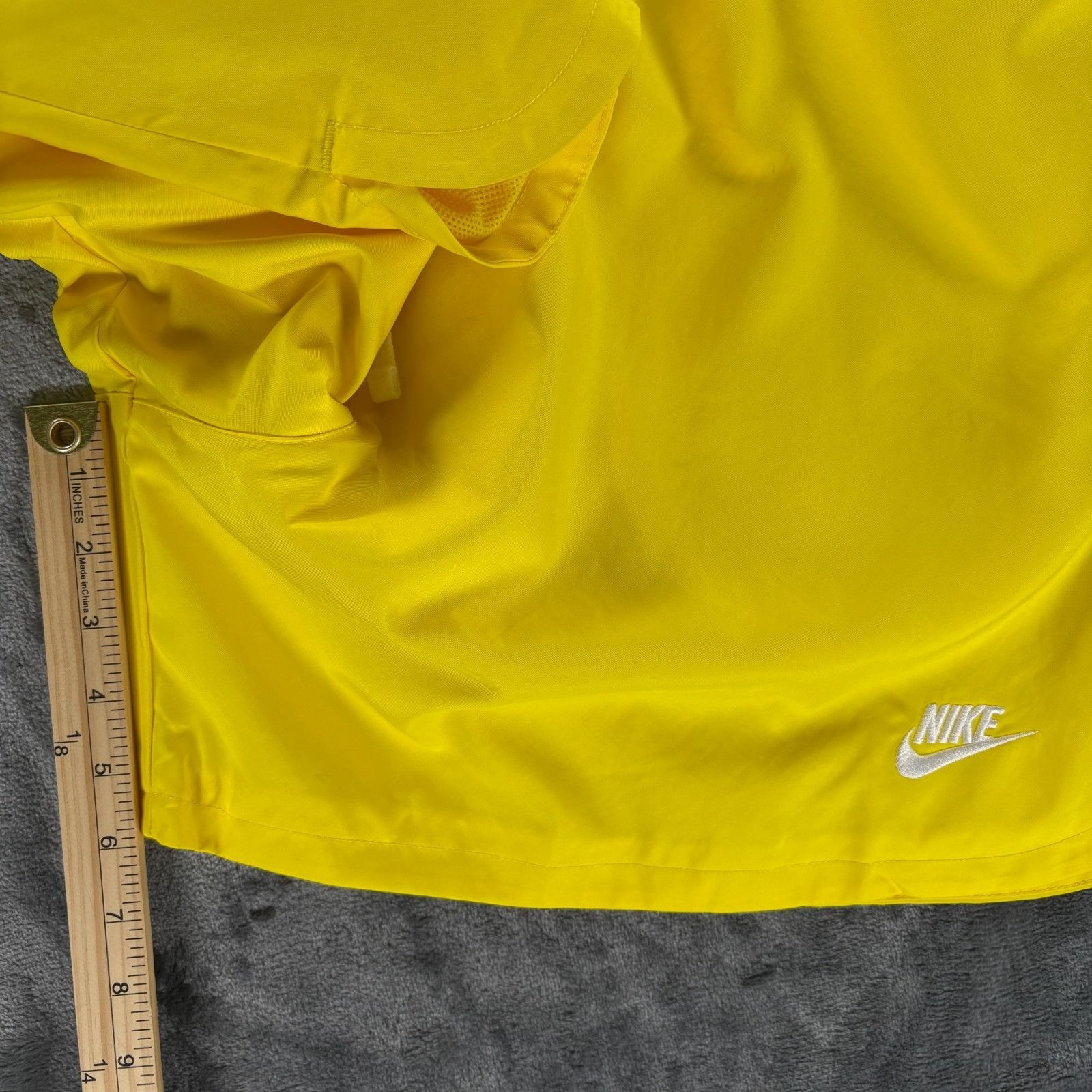 Nike Nike Men XXL Club Woven Lined Shorts Opti Yellow DM6829‑731 Size US 38 / EU 54 - 10 Thumbnail