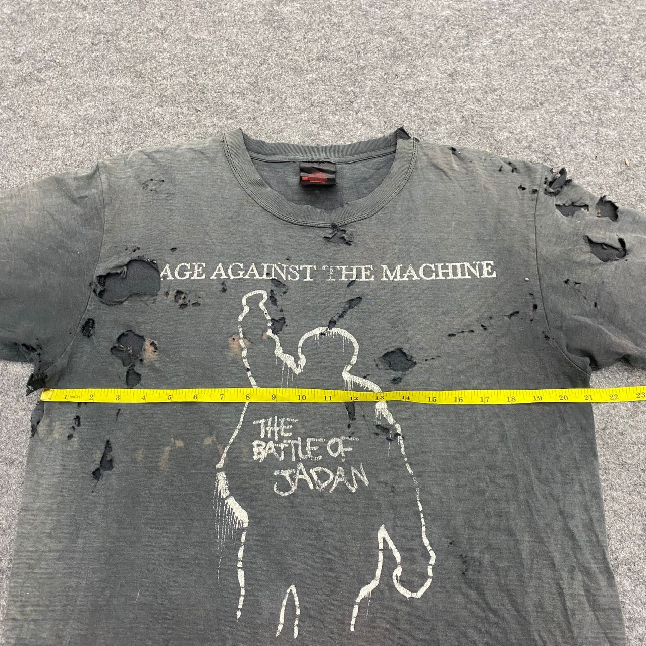 Band Tees 💥Best Offer💥Vintage Rage Against Machine Distressed Tshirt Size US M / EU 48-50 / 2 - 4 Thumbnail